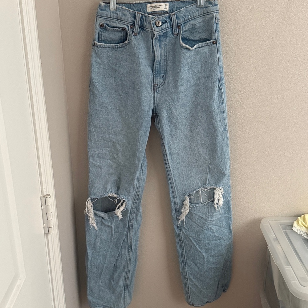 Abercrombie 90s relaxed fit size 2/26 regular length Distressed Light Blue Jeans